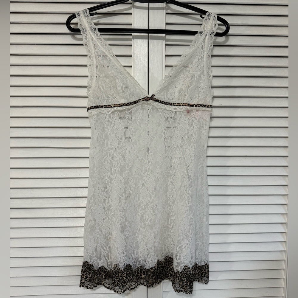 Y2K Victoria’s secret very sexy white lace with cheetah print slip top